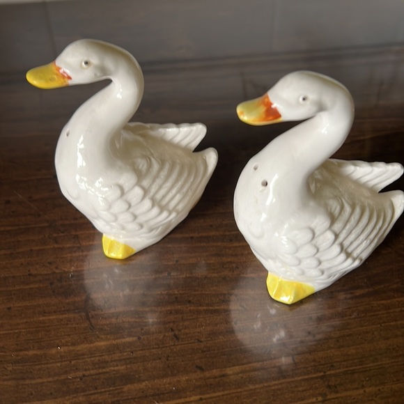 Vintage RON GORDON Swan Salt & Pepper Set - Picture 1 of 6